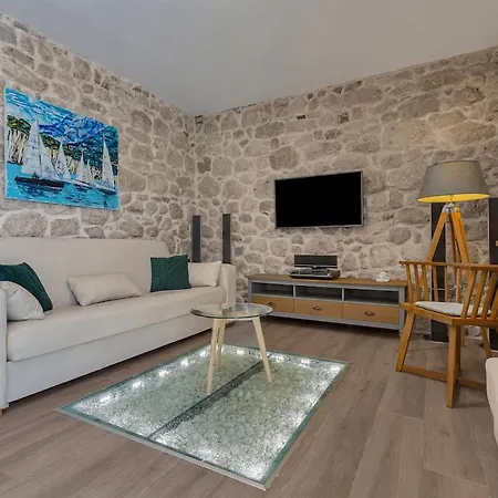 Toni - Makarska Exklusiv * Tučepi