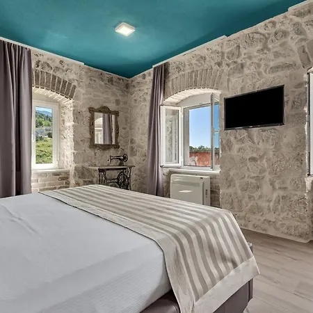 Toni - Makarska Exklusiv *